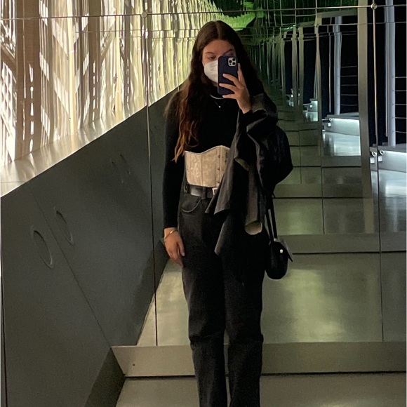 GORGEOUS CREAM PATTERNED CORSET - Picture 4 of 5